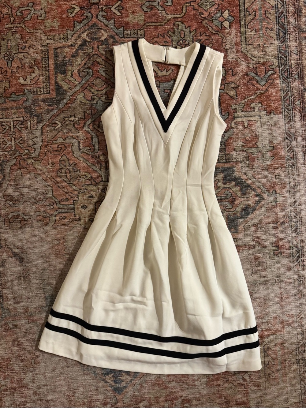 Vintage - Cream V-Neck Sleeveless Dress with Black Trim + hidden side pockets